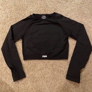 Black Long Sleeve Workout Crop Top- size M